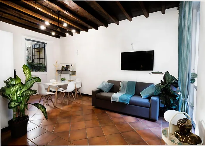 Quiet Trevi Fountain Courtyard & Patio アパート *