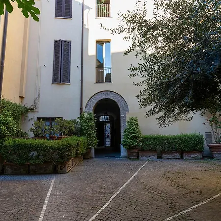 Quiet Trevi Fountain With Patio And Backyard 公寓 罗马